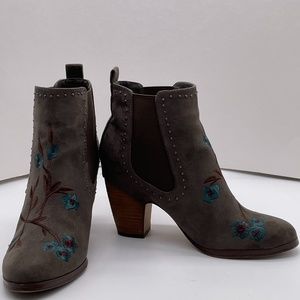 Crown Vintage Khlowi Chelsea Floral Embroidered An